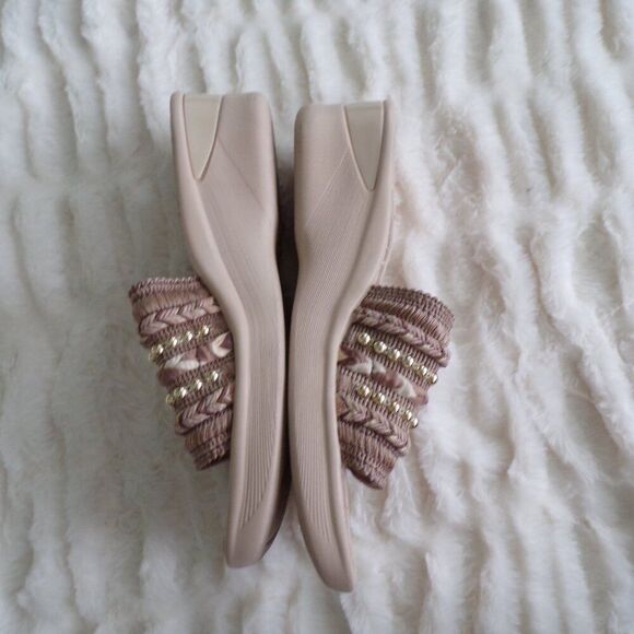 Bzees platform sandals 8.5 - Picture 5 of 7